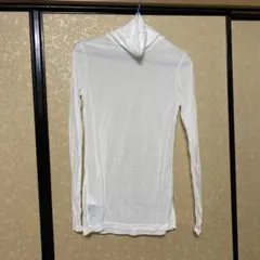 ハイネックtシャツ