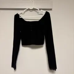 オフショルダー 黒 クロップドトップ 長袖