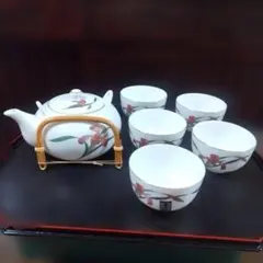 美品白陶器●美濃焼の茶器セット●白磁にあやめの花柄・金彩の急須と湯呑み5客