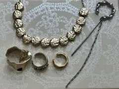 イヤーカフ4点、ネックレス1点　まとめ売り