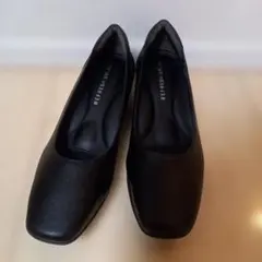試着のみ　美品　REFRESH WALK パンプス ブラックのサムネイル