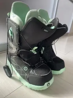 お値下げ中❗️Burton Mint 女性用スノーボードブーツ 24.5cm