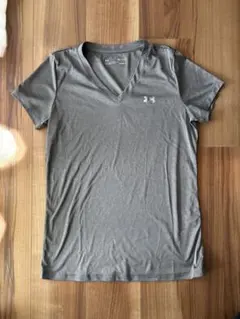 Under Armour グレー Tシャツ S/M