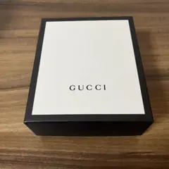 GUCCI ギフトボックス 空箱のサムネイル