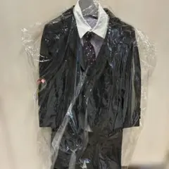 フォーマルスーツ（黒、ストライプシャツ付き）