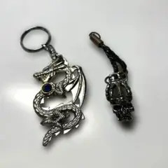 ドラゴンと骸骨のキーホルダー