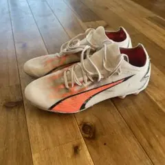 PUMA サッカースパイク ホワイト オレンジ
