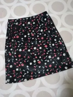 titty&Co. 秋冬花柄タイトスカート