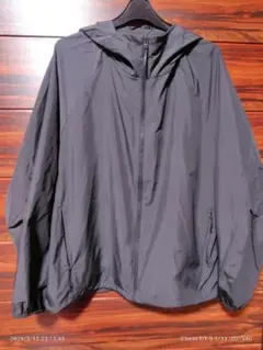 【美品】UNIQLO ポケッタブルパーカー（ブラック） Lサイズ