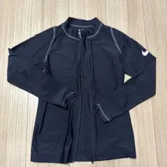 Nike ブラック ラッシュガード 140cm