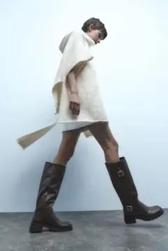 ZARA バックル フラット ブーツのサムネイル
