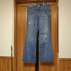 トゥルーレリジョン　 ブーツカットデニム