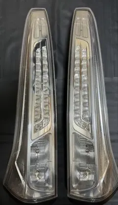 日産 セレナ C26 前期 純正 220-23438 LED テールランプ 左右 日産 セレナ C26 純正テールライト 日産 セレナ C26 前期 純正 220