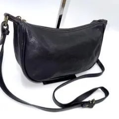 ✨良品✨ イルビゾンテ IL BISONTE ハーフムーン ショルダー 黒