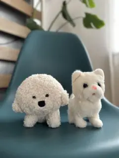 3COINS 歩く猫　monmon まねまねぬいぐる 犬 おもちゃ ホワイト