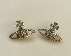 美品✨ Vivienne Westwood ピアス 両耳 オーブ 大きめ - メルカリ