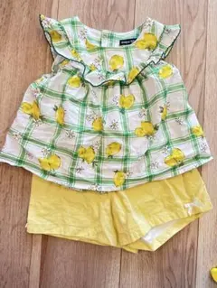 bebe レモン柄トップスとショートパンツセット90のサムネイル