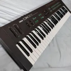 「 DX27 」YAMAHA・FM音源搭載デジタルシンセサイザーのサムネイル
