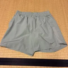 NIKE ショートパンツ グレー メンズ