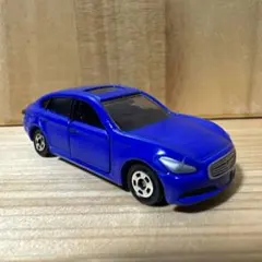 トミカ　日産　シーマ