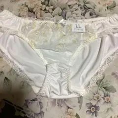 花柄刺繍 ホワイト 系LLサイズ ショーツ新品