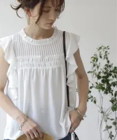 フリルブラウス　 RAY CASSIN
