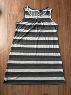 グレーと黒のストライプ キャミワンピース　タンクトップ　ワンピース　ボーダー