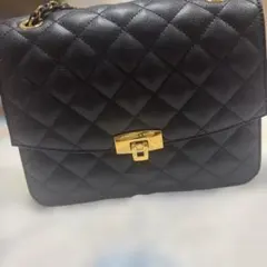 CHARLES & KEITH キルティング チェーンショルダーバッグ