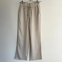 GU ジーユー　イージーパンツ　ベージュ