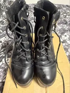 ブラック 厚底レースアップブーツ
