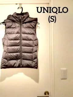 ★【美品】ユニクロ ダウンベスト S　ダークグレー★
