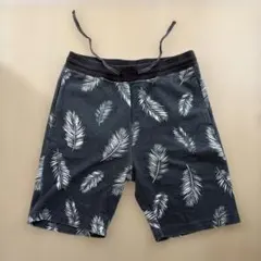 アズールバイマウジーメンズ ショートパンツ フェザー柄 グレーのサムネイル