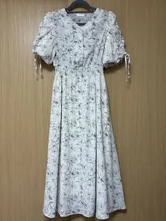 花柄ワンピース