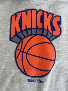 【新品.未使用品❗️】NEW YORK KNICKS mitchell&nessのサムネイル