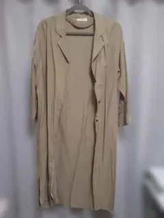 ベージュ ロングシャツ 長袖 ボタン式