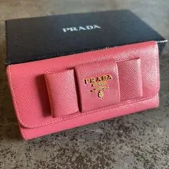 PRADA ピンク リボン付きキーケース