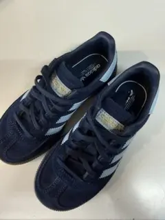 adidas ネイビー スエード スニーカー