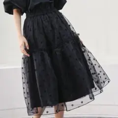 美品 25SS ヴラスブラム フラワー刺繍 タブリエ&レイヤードスカート F 美品 25SS ヴラスブラム フラワー刺繍 タブリエ&レイヤードスカート F