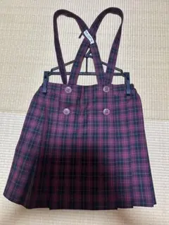 サスペンダー付きスカート