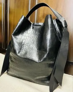 クロコ ハンドバッグ