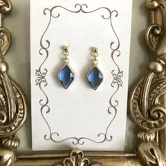 6046　ピアス　ゴールド　ハンドメイド　イヤリング交換無料　小ぶり水色ブルー青