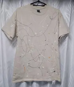 新品未使用　GILDAN お洒落なデザインTシャツ　ベージュ