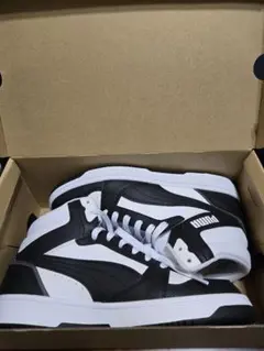 PUMA ホワイト ブラック ハイカットスニーカー