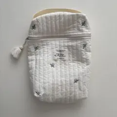 【新品未使用】マルチポーチ おむつポーチ マグポーチ(アイボリー)葉っぱ柄