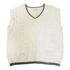 アイボリー ケーブル編み ニットベスト