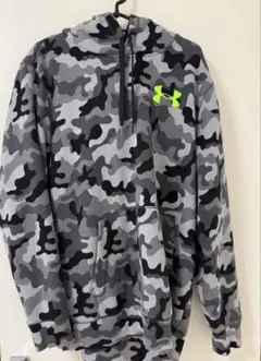 Under Armour カモフラージュ パーカー