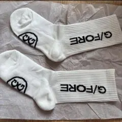 G/FORE ロゴ入りホワイトソックス