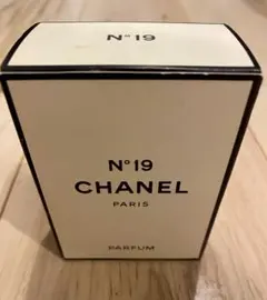 シャネル　CHANEL PARFUM N°19 14ml 未使用品　箱付