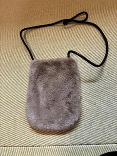 ユニクロ　スマホショルダー