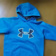 Under Armour フード付きパーカー 青